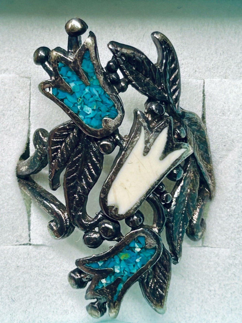 Vintage Silver Tone Turquoise Chip Floral Statement Ring Size 10 (1970–1979)